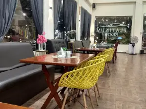 PLATINUM Auto-Care, Café & Bar