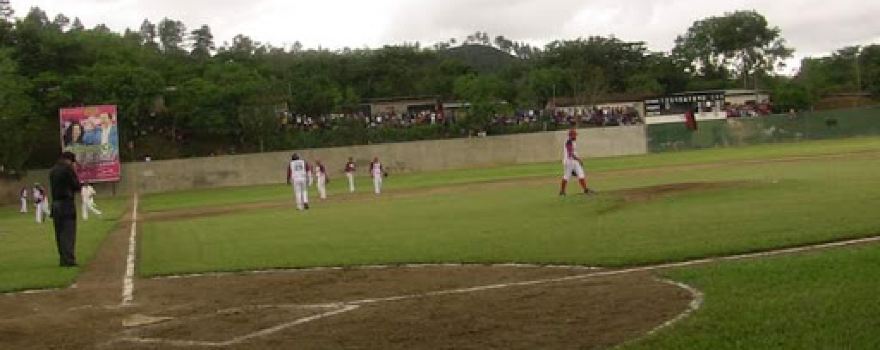 Estadio de béisbol elvin uriz perez