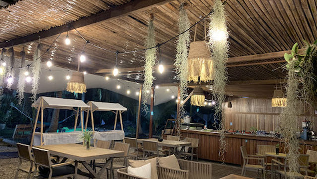 Yé EcoGarden (Cafe In Coconut Campsite)