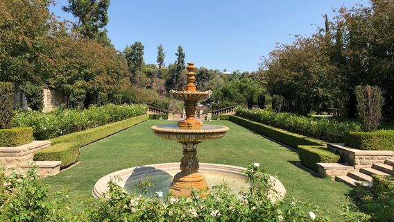 Greystone Mansion & Gardens: The Doheny Estate