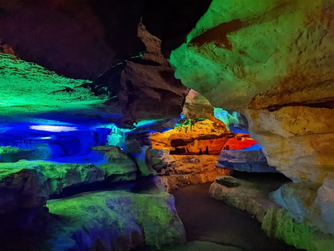 Skyline Caverns附近的飯店