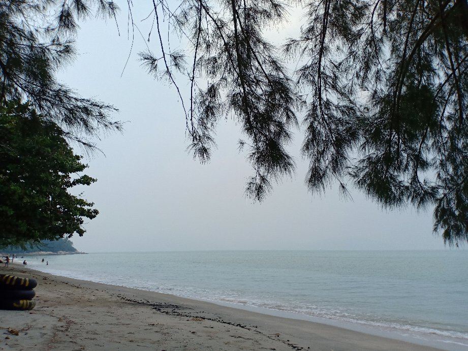 Teluk Senangin Beach (Pantai Peranginan Teluk Senangin)