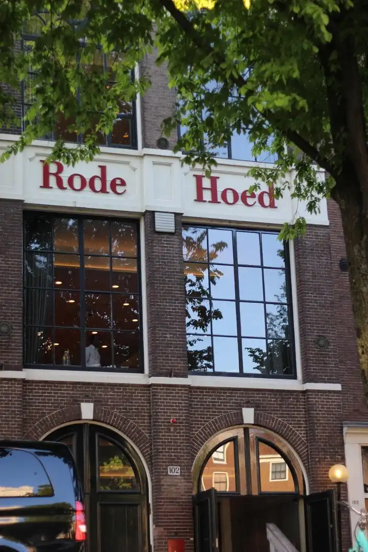 Các khách sạn gần De Rode Hoed (The Red Hat)