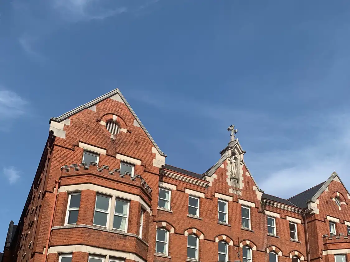 Hotels near Visit Belfast