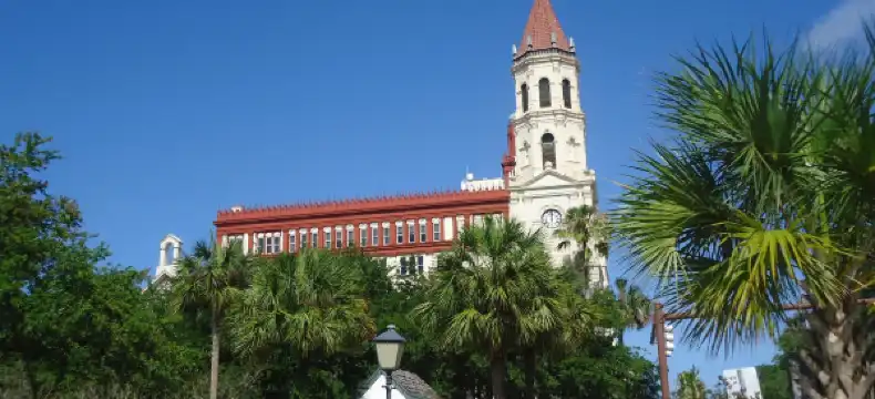 โรงแรมในแอนนาบา