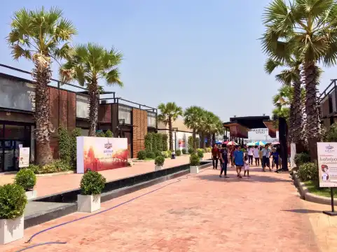 Hotels near Buriram Castle