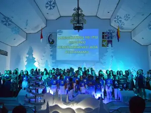 Gereja Pantekosta di Indonesia "Mawar Saron" Marisa