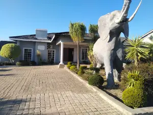 Kombani Lodge