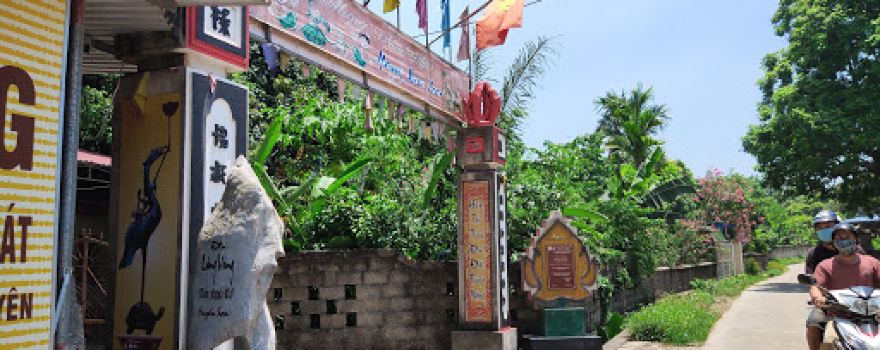 Đền Làng Vàng