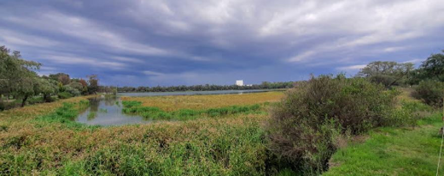 Espejo de los Lirios Park