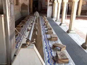 Gulzar Masjid