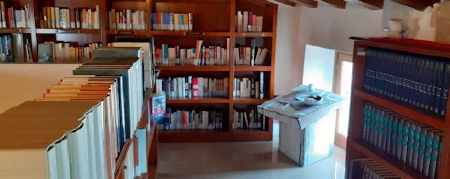 Biblioteca Comunale "G. Polanschi"