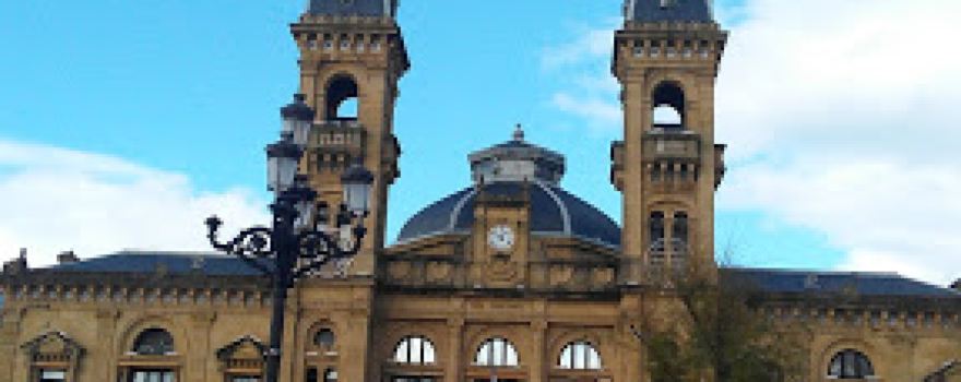 Biblioteca Pública Municipal Pasai Antxoko Udal Liburutegia Kultur Etxea