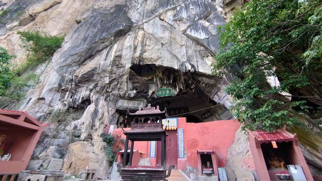Zixia Cave Scenic Area