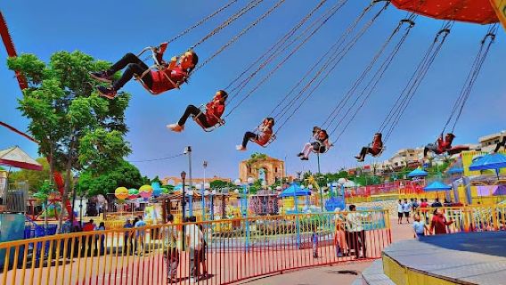 Parks and restaurants Bab Amman entertainment