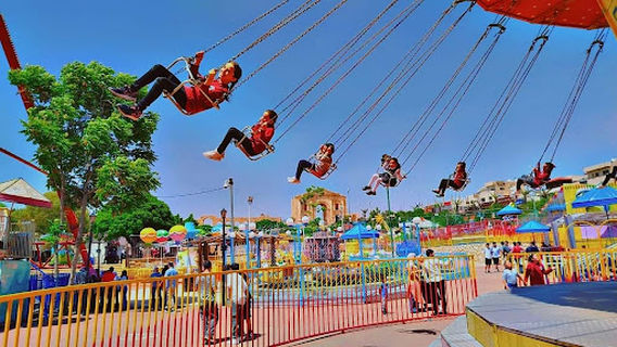 Parks and restaurants Bab Amman entertainment