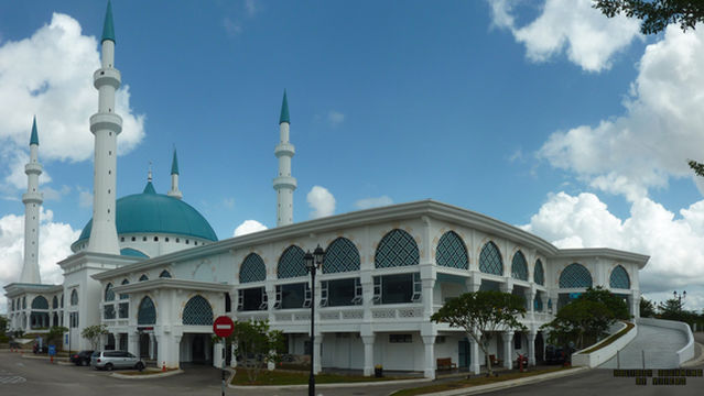 Централна джамия на Бандар Дато Он