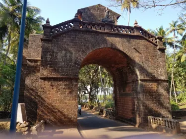 Viceroys Arch, Goa