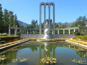 Huguenot Memorial Monument