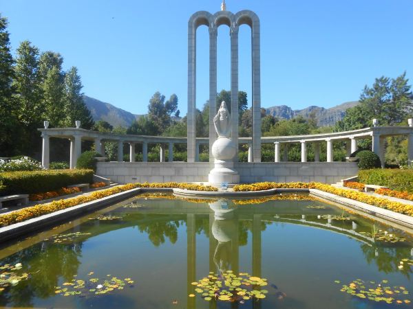 Huguenot Memorial Monument