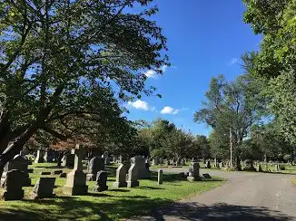 Hotels near Princeton Cemetery