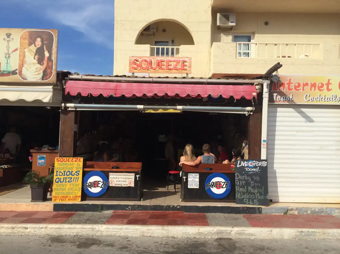 Hotels near Squeeze Bar