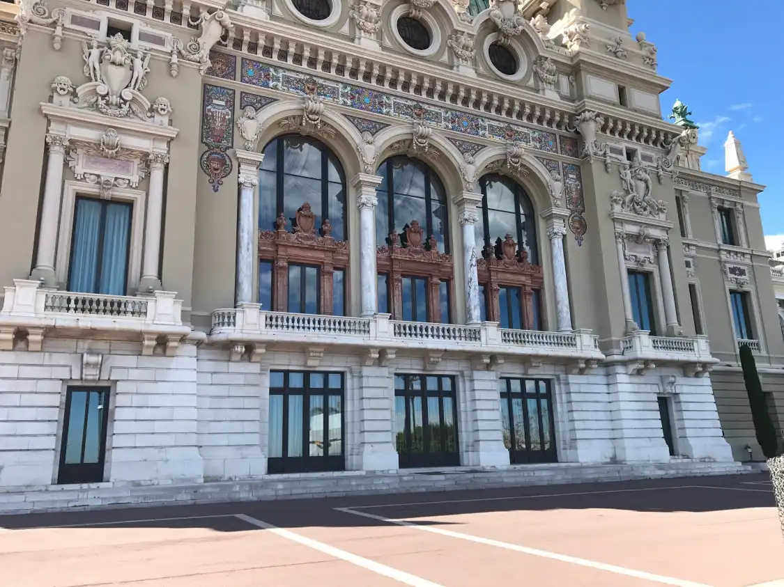 Hotels near Hector Berlioz Statue