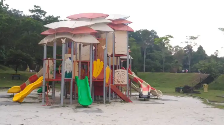 Hotels near Taman Rakyat
