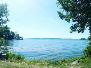 Frontenac Park