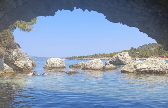 阿爾戈斯托利翁