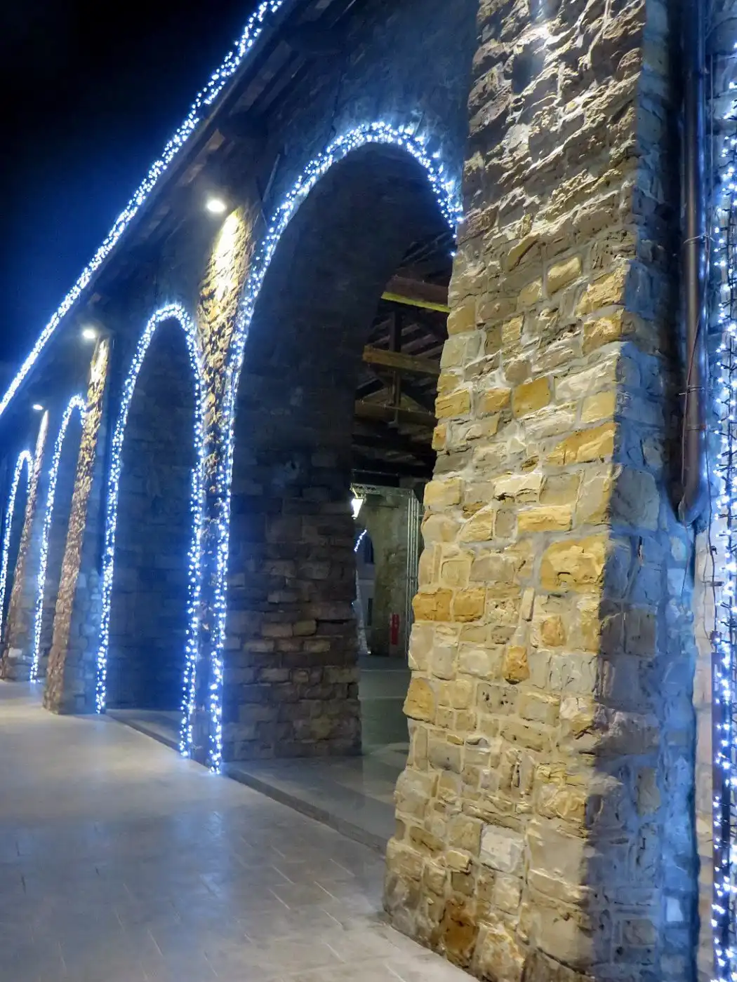 Hotels near Taverna