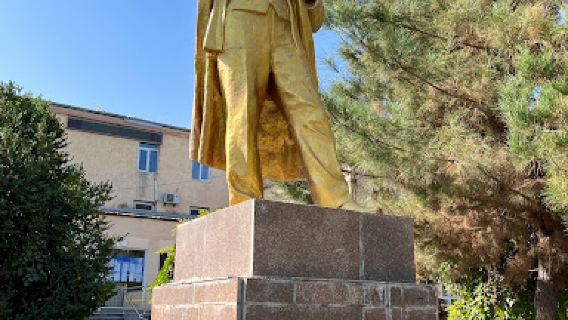 Lenin Statue