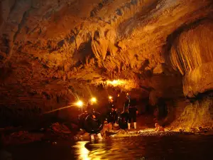 Kiwi Cave Rafting - Black Water Rafting - Waitomo