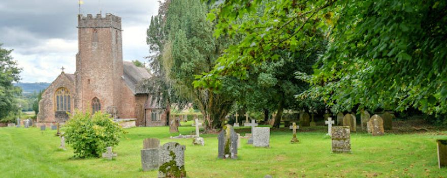 Church of St James, Halse