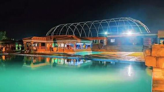 Ebukhosini Resort, nd Crusher Stones