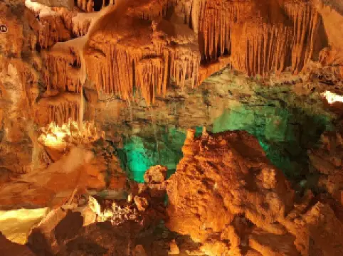 Mira de Aire Cave