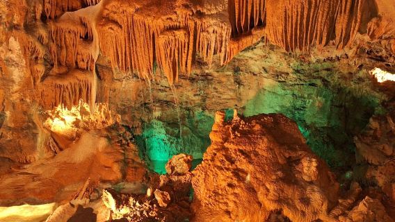 Mira de Aire Cave