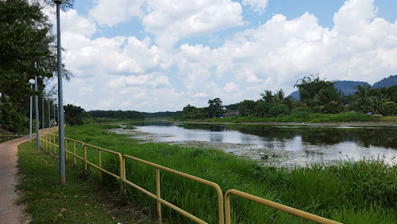 Tugu Peringatan Parit Sulong