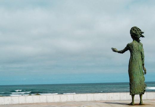 Monumento a la Madre del emigrante