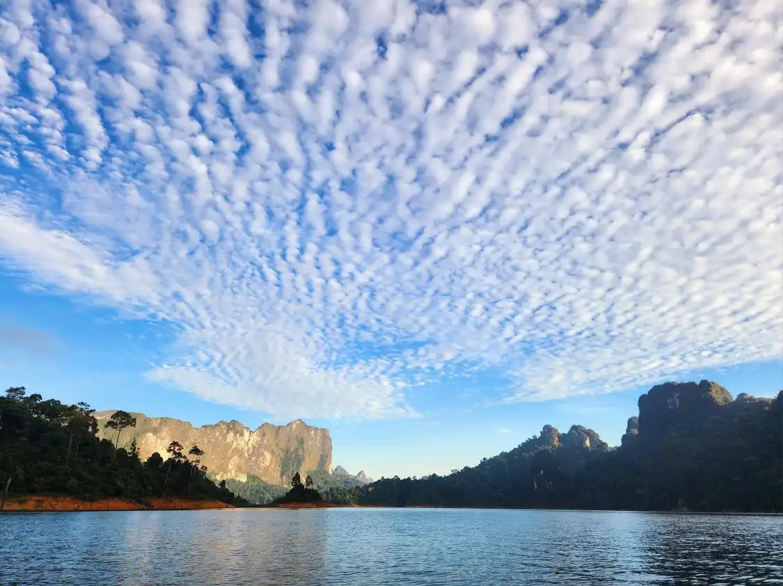 Hotels near Cheow Lan Dam (Ratchaprapa Dam)