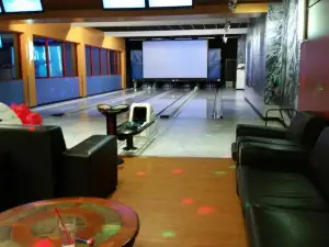 Celebrity Lanes Bowling Centennial | Arcade Games Greenwood Village | Live Music | Parker & South Aurora, CO