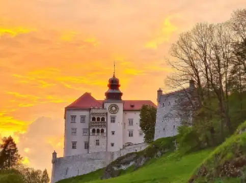 Pieskowa Skala Castle