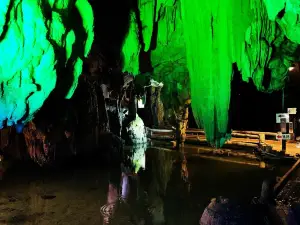 Makidō Cave.