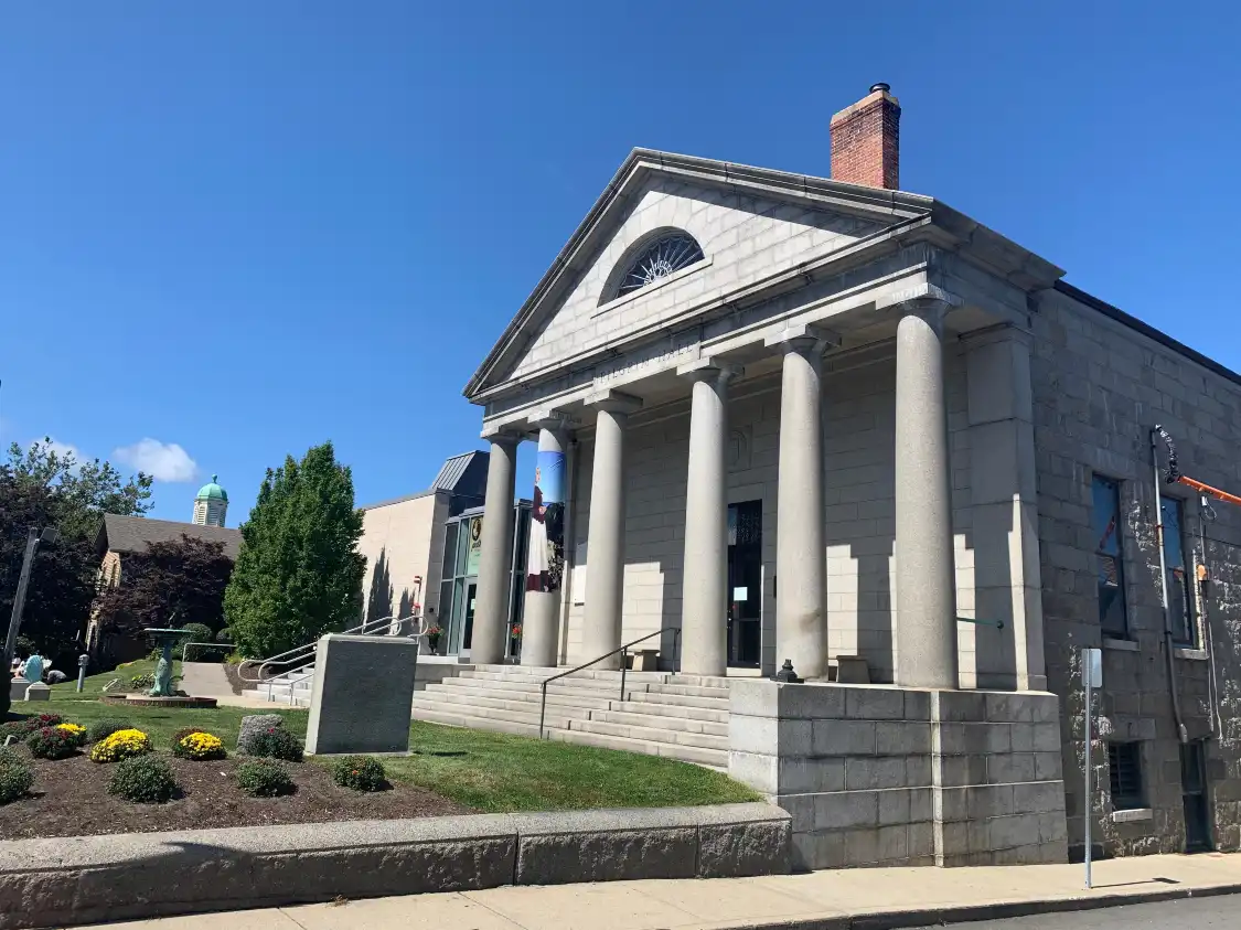 Hotels near Pilgrim Hall Museum