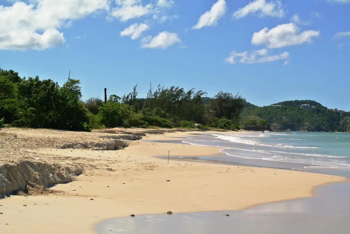 Hotels near Fort Bay Beach