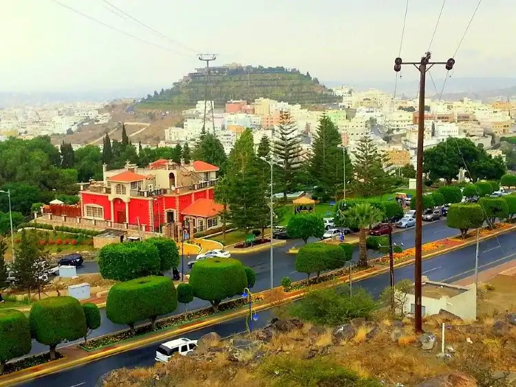 Hotels near ال عثمان للورد الطائفي
