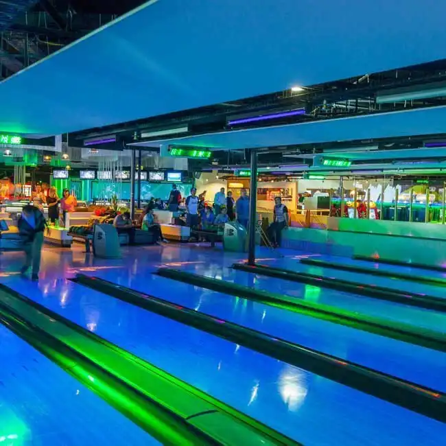Hotels near Kingpin Harbourside - Bowling, Laser Tag, Parties, VR, Karaoke, Corporate Events