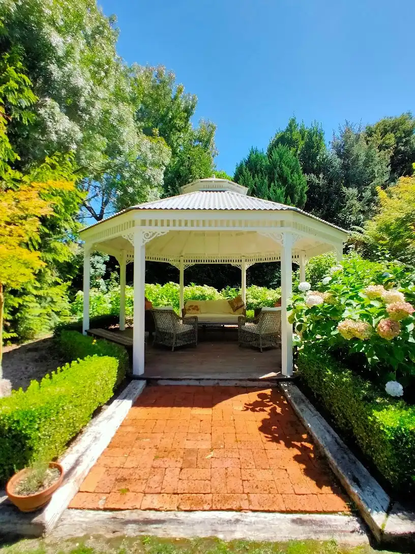Отели рядом с достопримечательностью «Bradley's Garden»