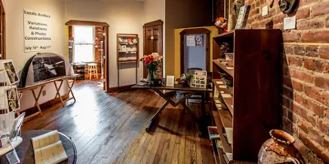 Roost Studios and Art Gallery