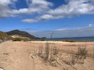 Plage ouest de Bani Hawa